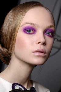 Beauty Report: Ljubičaste nijanse na licu